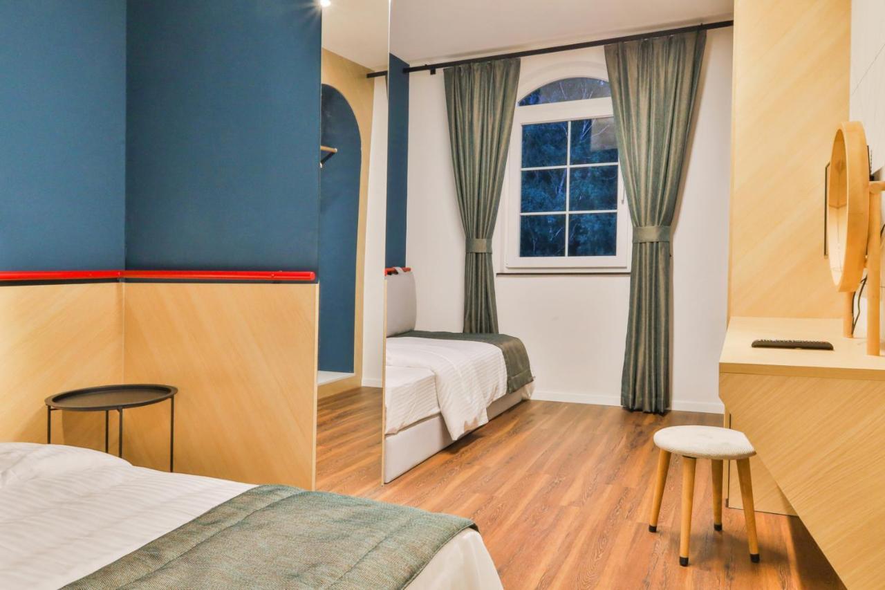 Benelux Hotel Peje Extérieur photo
